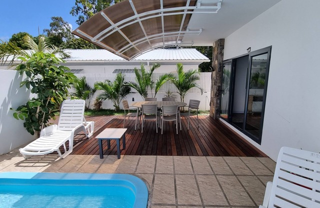 Villa with pool 5 minutes from the beach!