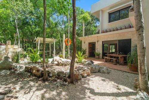 Visit this Chemuyil Treasure Villa Xulon