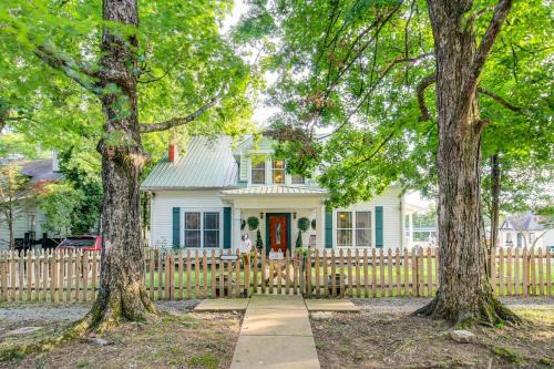 Walk to UT Southern and Dtwn Pulaski Historic Home