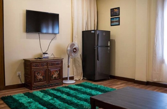 Wangdue Homestay : Spacious and Peaceful Apartment with Kitchen and city view