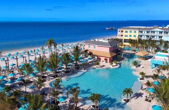 Watch the Waves in 4 Oceanfront Rooms with Balcony, Pool & Spa Amenities