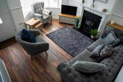 Wavecrest Retreat , Hot Tub & Garden, Sleeps 8
