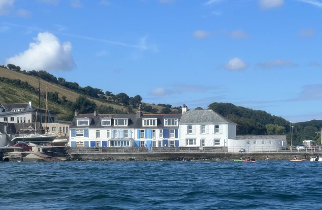 WAVES END, romantic, character holiday cottage in Mevagissey