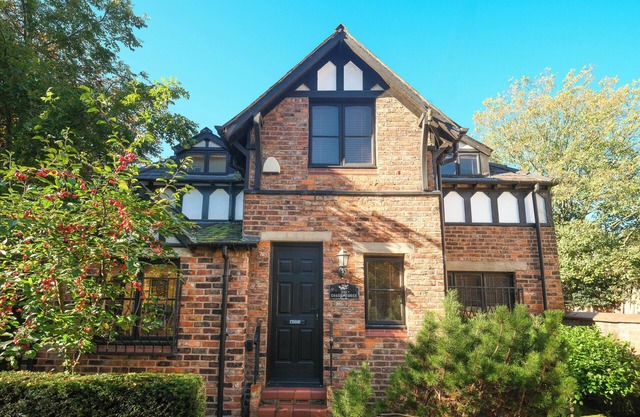 Whalley Range Gem – Detached, Parking, Near City