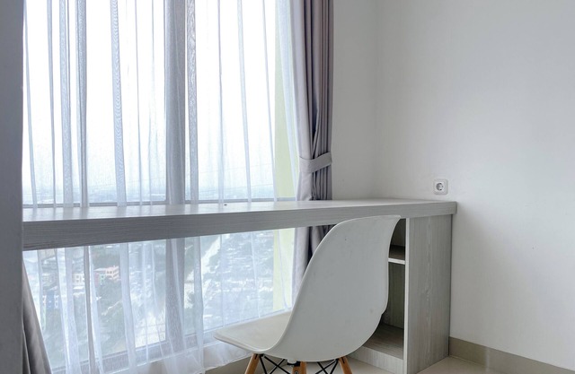 White Toned Studio At Lrt City Bekasi Apartment