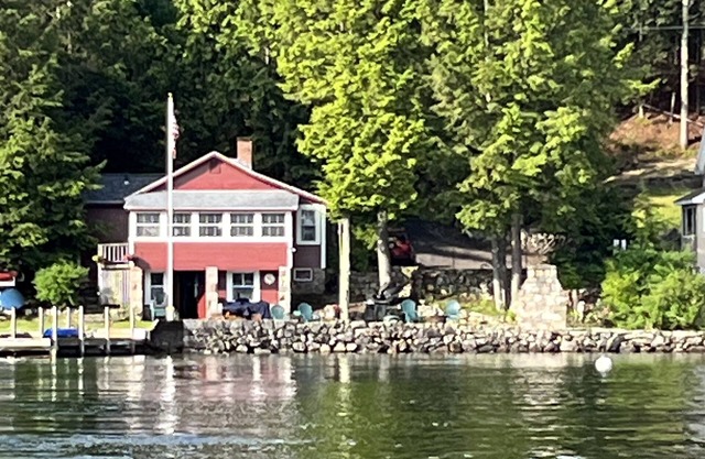 Winni waterfront - cozy, clean, pet friendly, boat dock and best view ever!