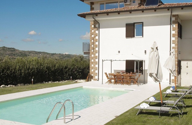 Wonderful private villa with private pool, WIFI, A/C, TV, patio, pets allowed and panoramic view