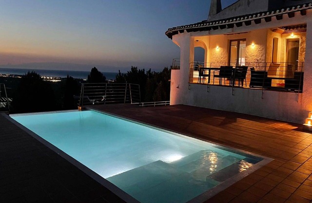 Wonderful private villa for 6 people with private pool, WIFI, A/C, TV and patio
