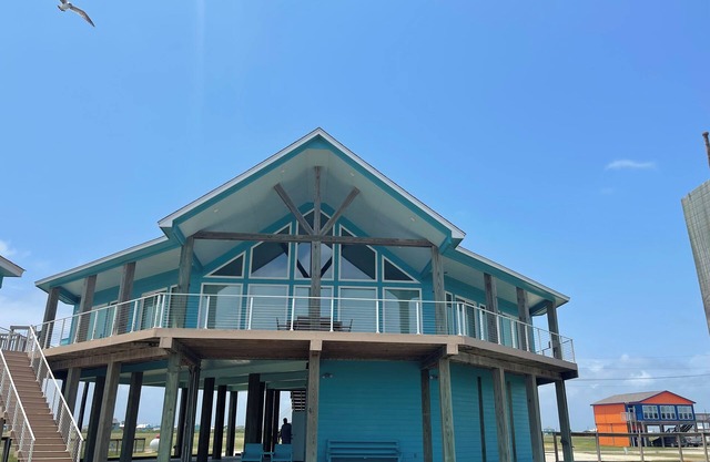 WOW This View! Watch dolphins swim & swing downstairs with Gulf & beach views!