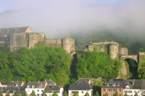 Bouillon Apartment | À Bouillon, appartement vintage vue sur le château