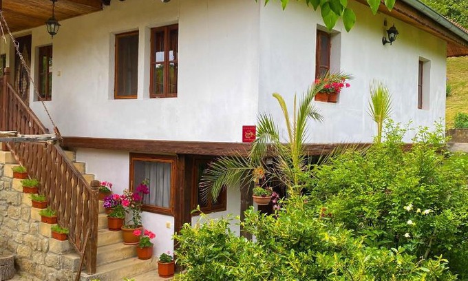 Yakovtsi House | Вила Любима