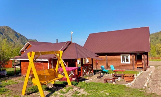 Nizhnekayancha Cabin | Золотые горы