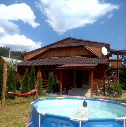 Verkhovyna House | Лісова пісня