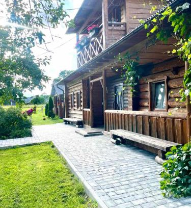 Verkhovyna House | «У полоні гір»