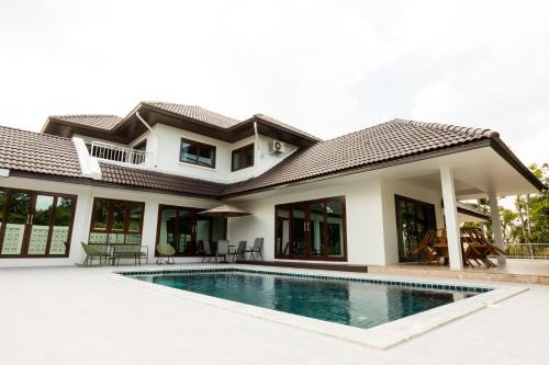 Nakhon Si Thammarat House | จงเจริญเฮ้าส์ Jongcharoen's house
