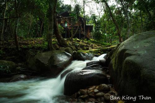 Chiang Dao District Bed & Breakfast | บ้านเคียงธาร โฮมสเตย์ แม่แมะ Cascade Lodge