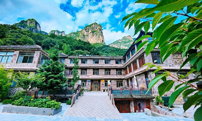 Jincheng Hotel | 万仙山景区郭亮村贵宾园酒店