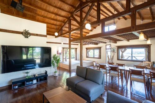 Kadena-cho Villa | 最大10名の一棟貸しプライベートヴィラUruma Villa 樹音