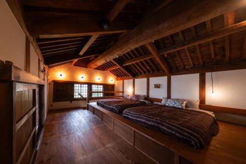 Dogo Hot Spring House | 源泉かけ流しの一棟貸し温泉宿The Bath & Bed Dogo