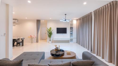 Ko Kaeo Villa | 精品五卧住宅 英国国际学校隔壁 高端社区