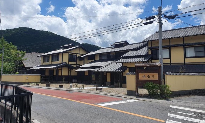 Yufuin Onsen Hotel | 素泊り旅館 Yururi