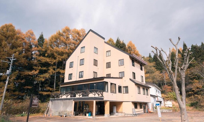 Yuzawa Cabin | 豊島ロッヂ苗場