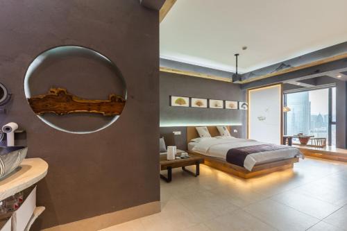 Yuzhong Apartment | 重庆解放碑阳崽民宿高层新中式景观Youngzai Apt in Jiefangbei 5