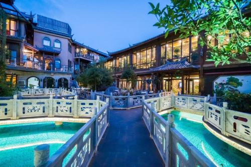 Shuhe Old Town Bed & Breakfast | 隅上人文生活设计师花园度假民宿