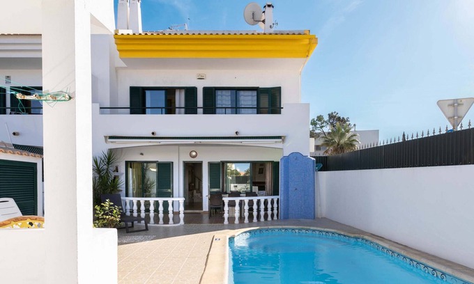 Correeira Ski Chalet | #039 Family w/Private Pool and AC