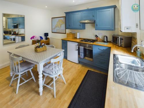 Beer House | 1 Bakery Cottages - Beer