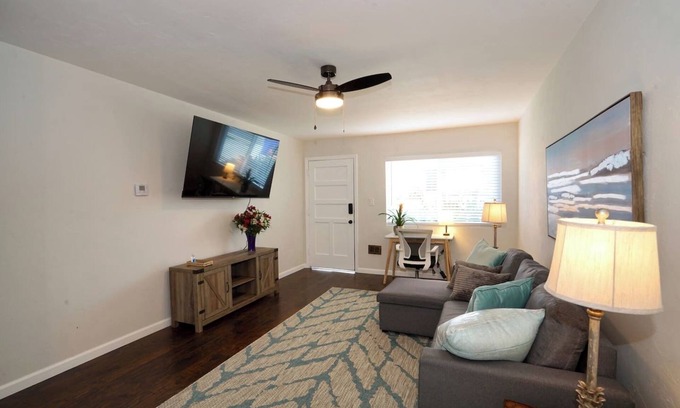 Linda Vista Apartment | 1 Bed/1 bath BIG PRIVATE back yard LOCATION