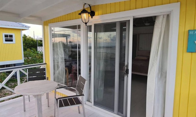 Codrington Cottage | 1 Bed Cottage Sleeps 2 - Pet Friendly - Ocean View