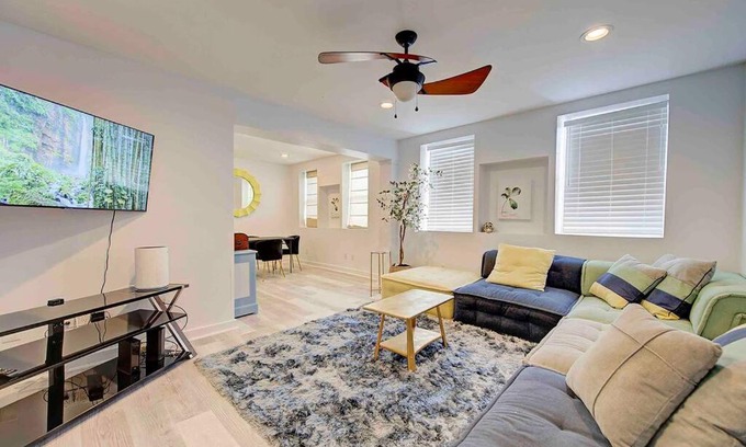 Beaverdam Lake-Salisbury Mills Apartment | 1 Bedroom 15 min from Stewart airport