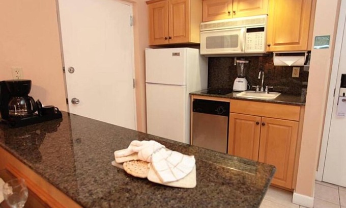 Palm Beach Shores Resort | 1-bedroom resort with WiFi, AC in superb Palm Beach Shores