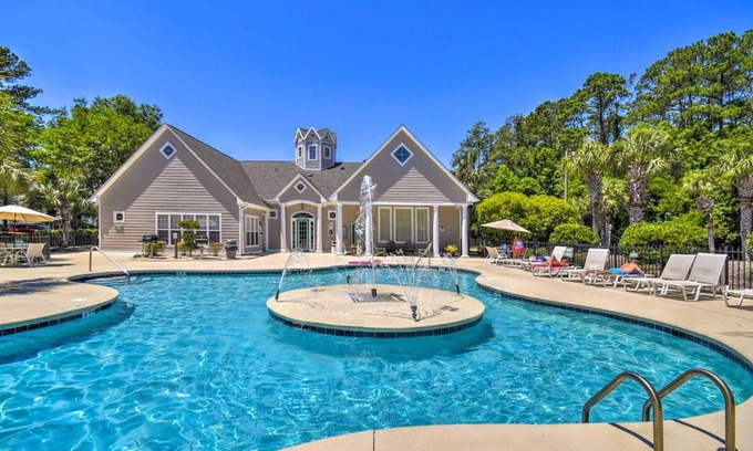 Vaught Apartment | 1 Mi to Myrtle Beach Access Condo with Resort Perks