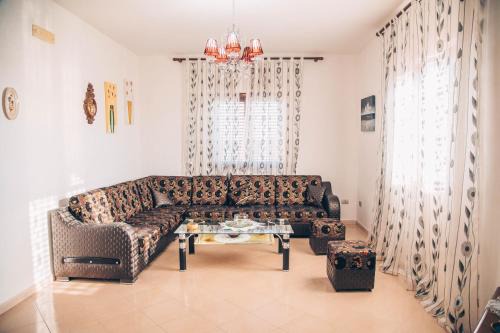 Ishem Villa | 10 Minutes from the Sea Yellow House