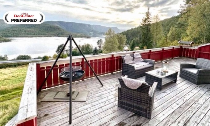 Snillfjord House | 10 person holiday home in Snillfjord-By Traum