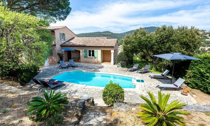 Plage de la Garonnette Other | 110 m² Accommodation ∙ 4 bedrooms ∙ 8 guests