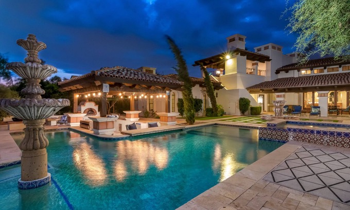 Mirada Los Arcos House | 11BR Paradise Valley Resort | Sleeps 30 | Heated Pool, Swim-Up Bar, Casita!