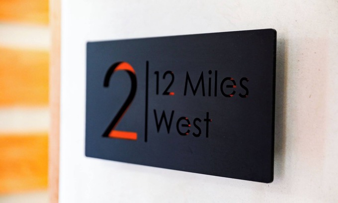Venice Hotel | 12 Miles West Suite 2