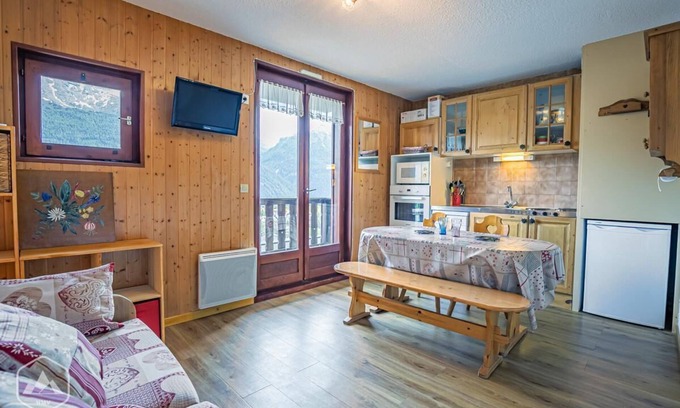 Aussois Apartment | 150m from ski slopes, Ground floor, balcony, tv, ski locker, 24m², Aussois