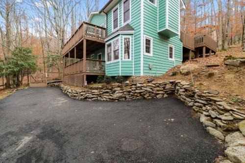 Beech Mountain Ski Chalet | 160 Hornbeam Rd by Carolina Stays