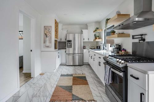 Montopolis House | 1BR Retreat - Private Patio and Huge Soaking Tub