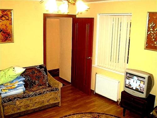 Mykolaiv Apartment | 2 ком квартира Соборная-Макарова-Макдональдс 4 дивана WI-FI самый центр Николаева 2 этаж