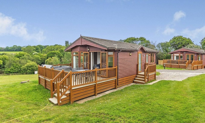 Hewas Water Ski Chalet | 2 bedroom accommodation in Nr St Austell