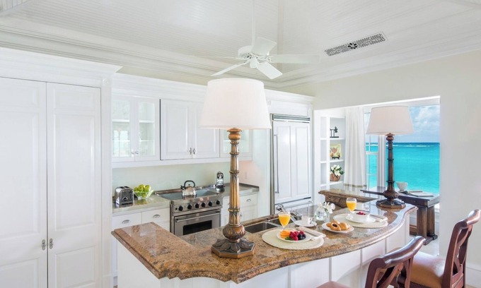 Grace Bay Hotel | 2-BR Oceanfront Penthouse at The Palms - Onsite Pool & Beachfront Dining
