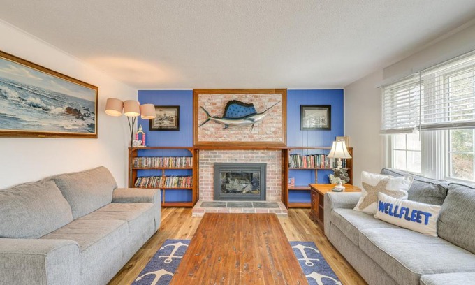 Wellfleet House | 2 Mi to Beach Wellfleet Home with Bike Trail Access