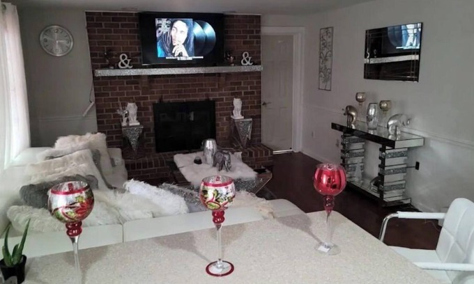 Colesville House | 2 QUEEN BEDS 2 GUESS