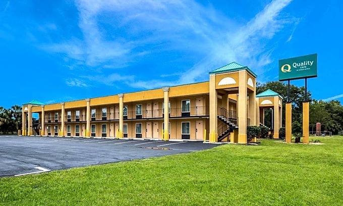 White Springs Hotel | 2-Star Hotel ∙ Quality Inn White Springs Suwanee