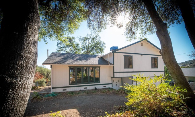 Yosemite Forks House | 20 minutes from Yosemite; 5 minutes to Bass Lake; Family friendly